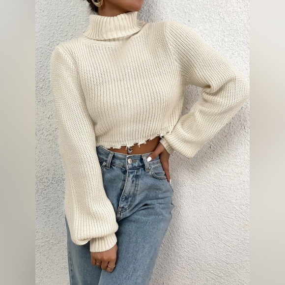 Funnel Neck Distressed Crop Sweater🦋 - Picture 2 of 8